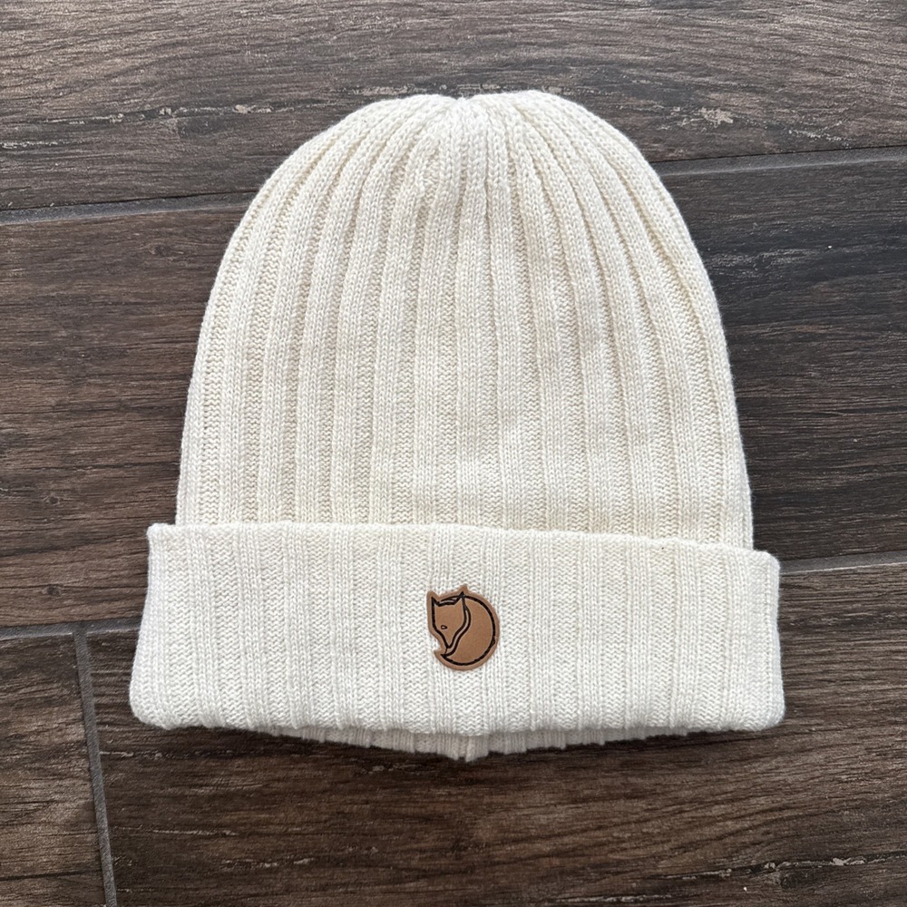 Fjallraven Byron Wool Beanie Hat Unisex One Size Chalk White Knit Ribbed Logo